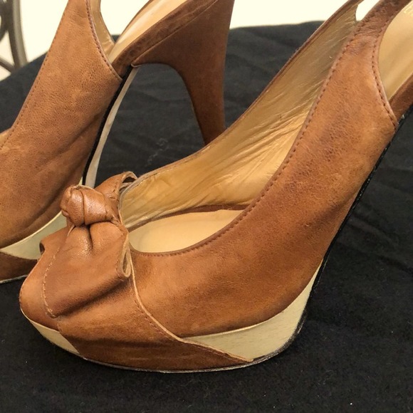 STUART WEITZMAN Walnut Leather Friller Peep Toe Slingback Heels with Bows size 8 - Picture 6 of 8